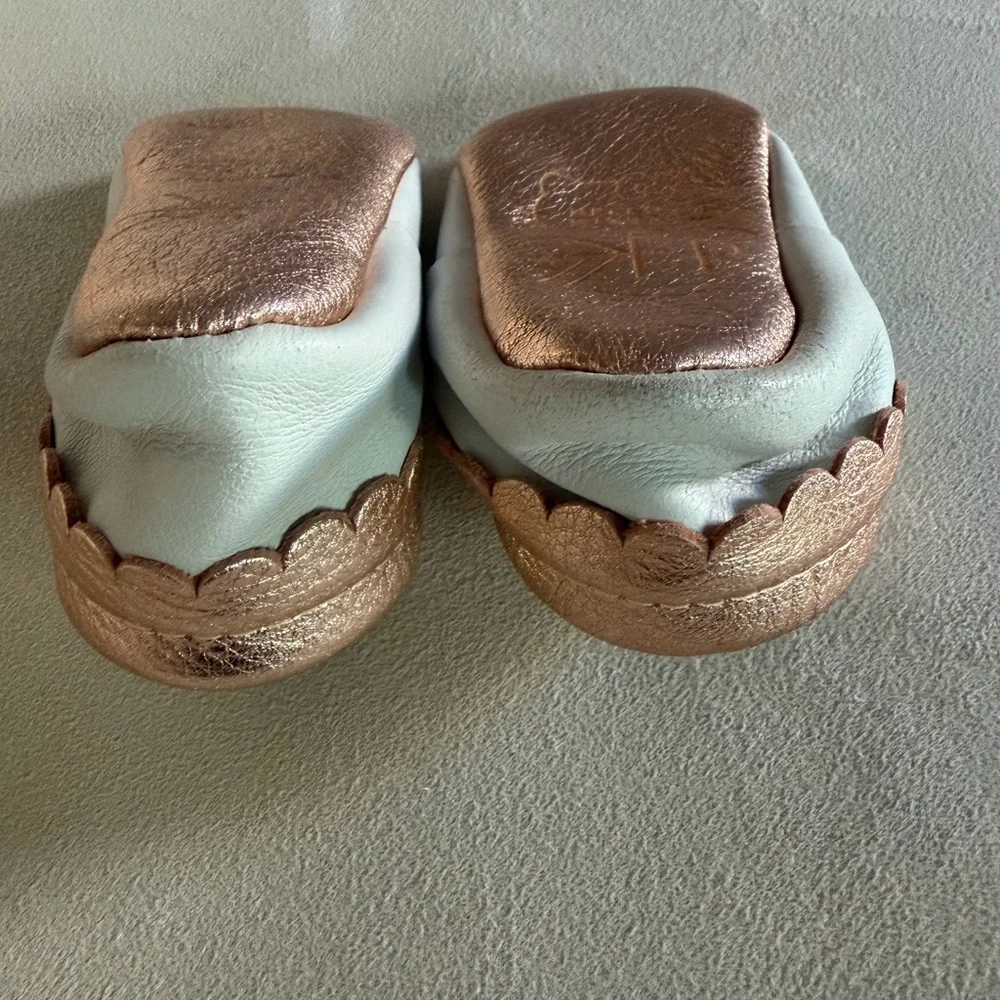 Freshly Picked Hello Kitty Shoes Size 4